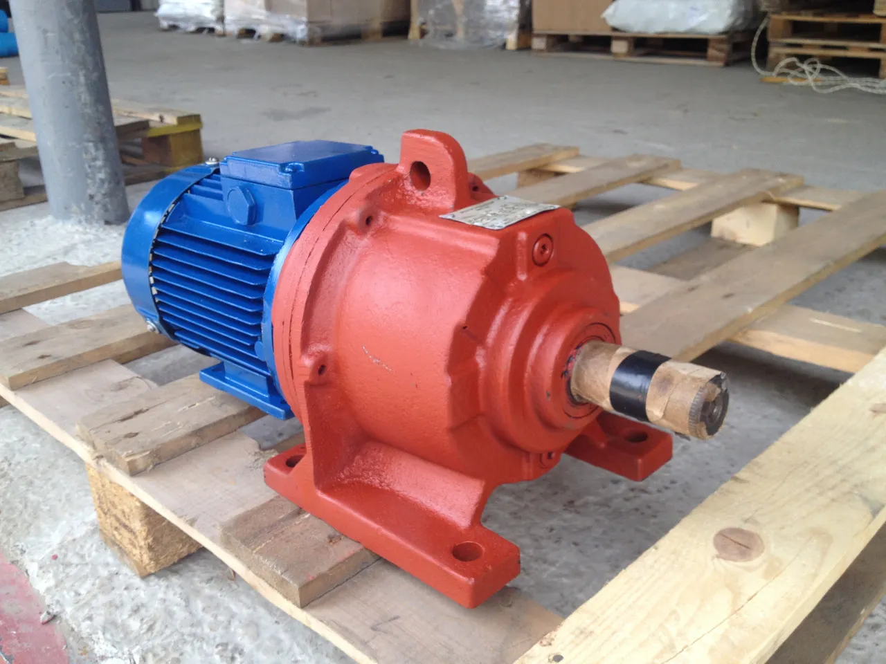 Мотор-редуктор планетарний 3МП 125-4,4 триступінчатий, редуктор  4МП 125-4,4 планетарний