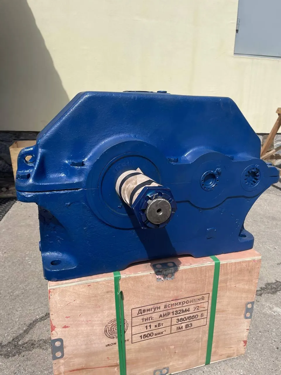 Редуктор циліндричний двоступінчатий 1Ц2Н-450-40, Ц2Н-450-40 редуктор