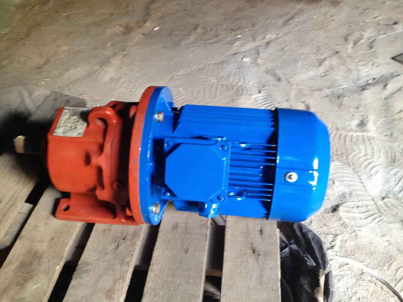 Мотор-редуктор планетарний 3МП 125-4,4 триступінчатий, редуктор  4МП 125-4,4 планетарний