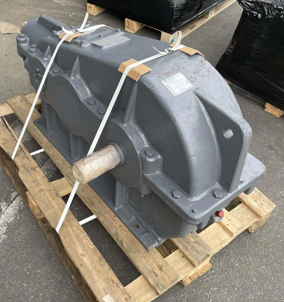 Редуктор КЦ2-1000-28 трехступенчатый конически-цилиндрический