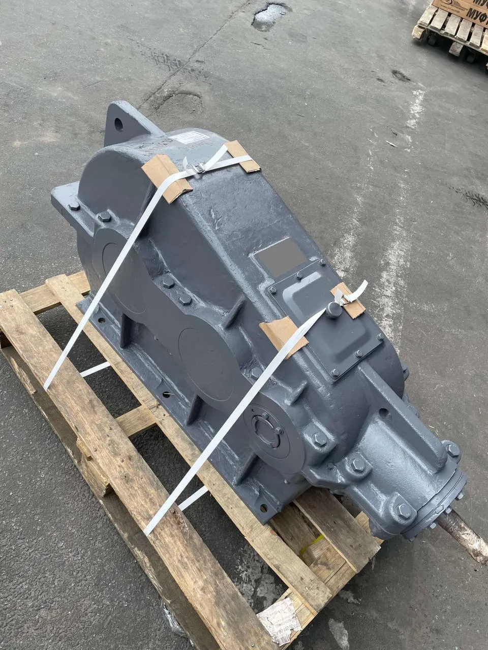 Редуктор КЦ2-1000-28 трехступенчатый конически-цилиндрический